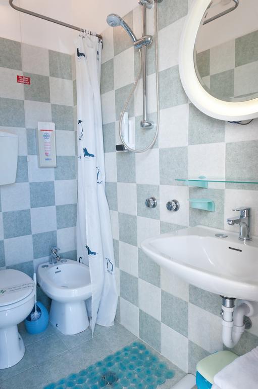 Albergo Marsari بسكييرا ديل غاردا الغرفة الصورة