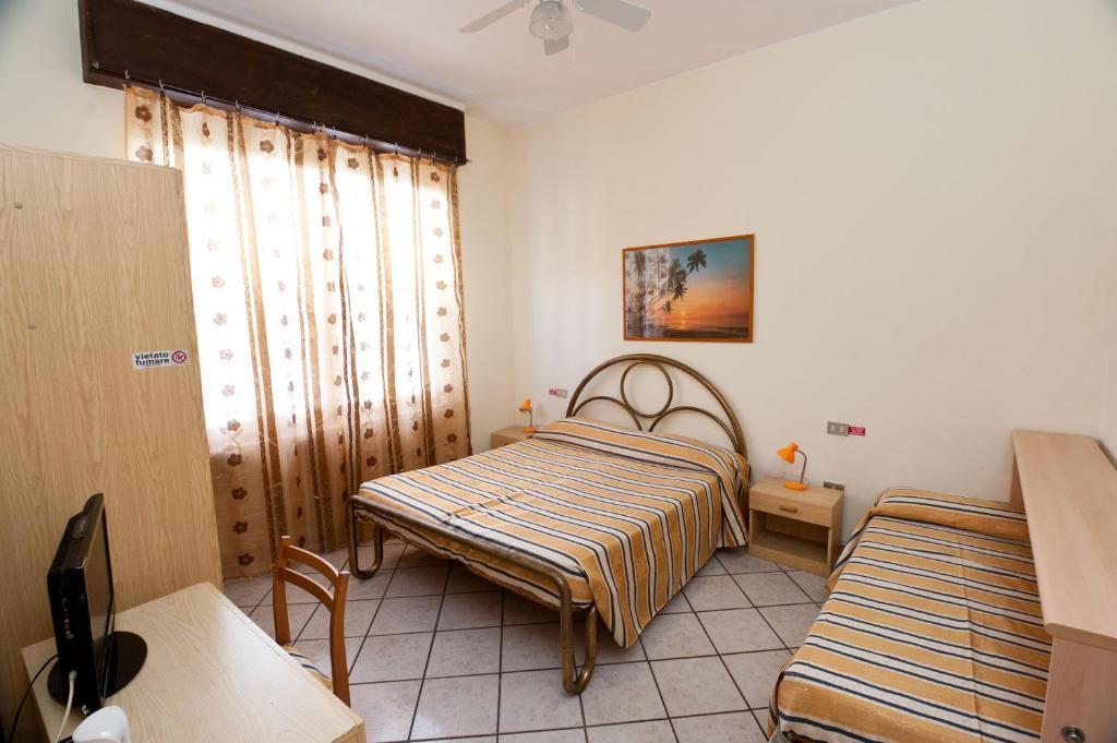 Albergo Marsari بسكييرا ديل غاردا الغرفة الصورة